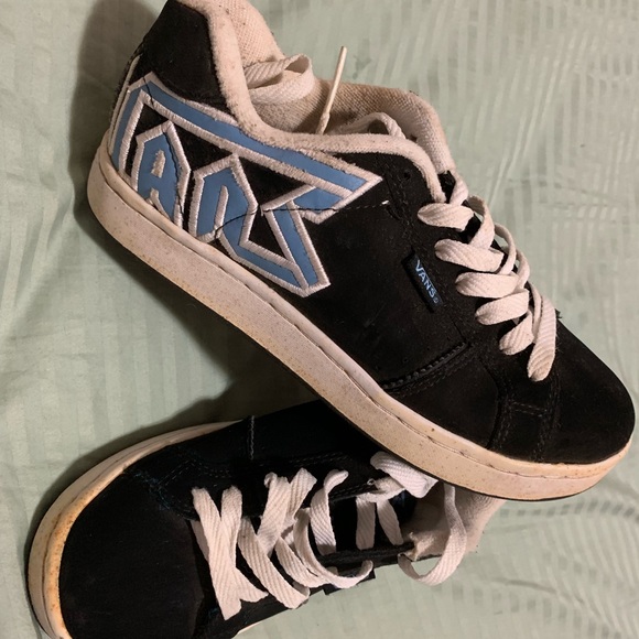 Vans Skaters Style Sneaks - Picture 1 of 8